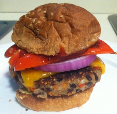 Quinoa burgers with red bell pepper and red onion