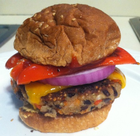 Quinoa burgers with red bell pepper and red onion