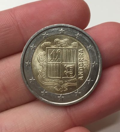 An Andorran euro showing the Andorran crest and the year in which they printed this run, 2017