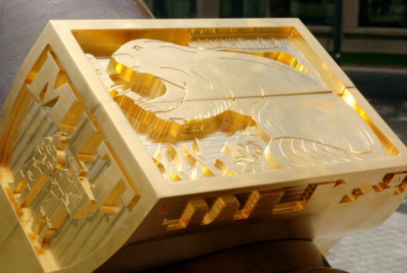 close up of the brass rat on the cannon