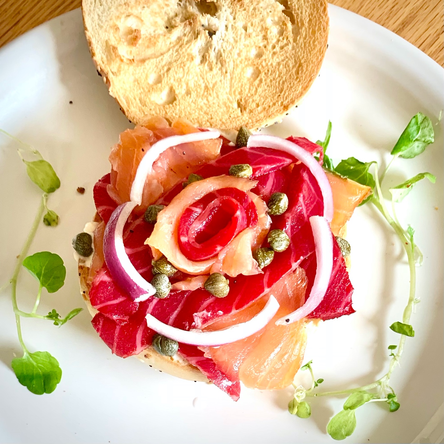 smoked salmon bagel