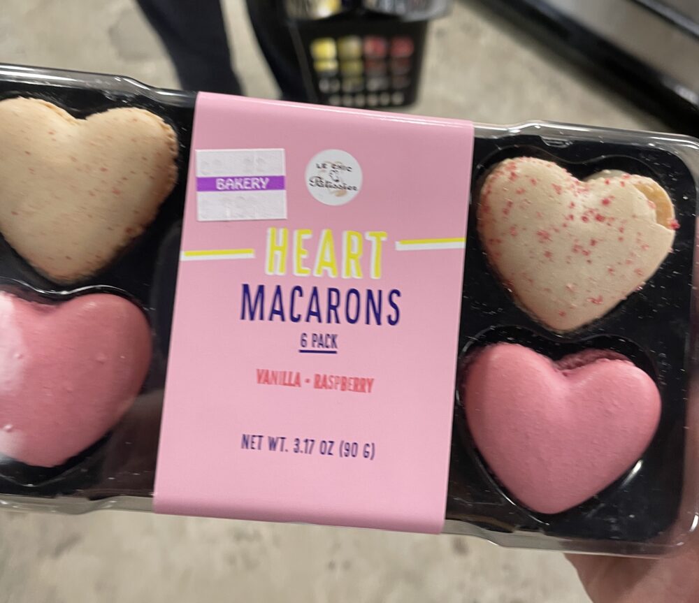 heart macarons