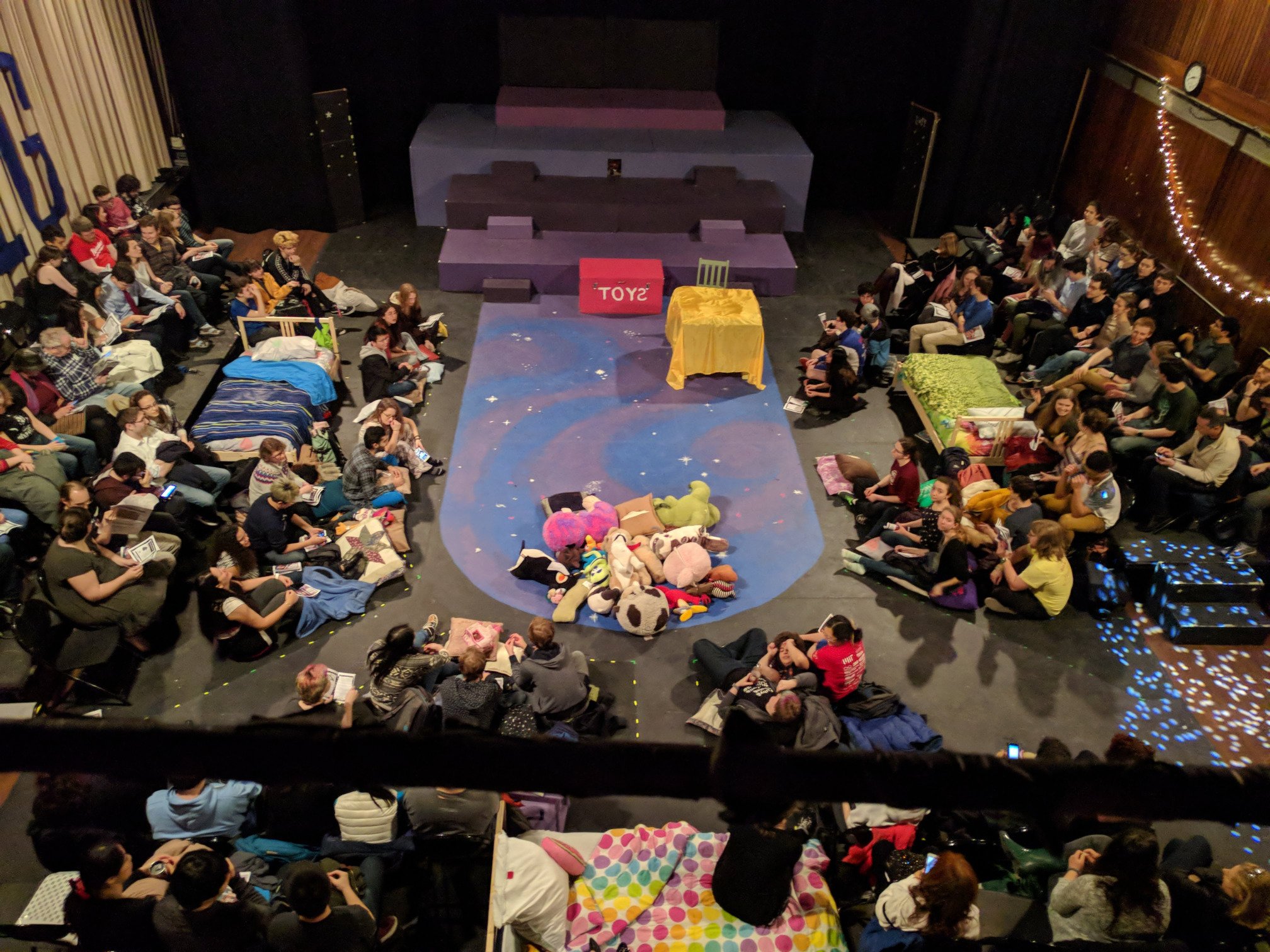 Picture of stage production of joseph and the technicolor dreamcoat