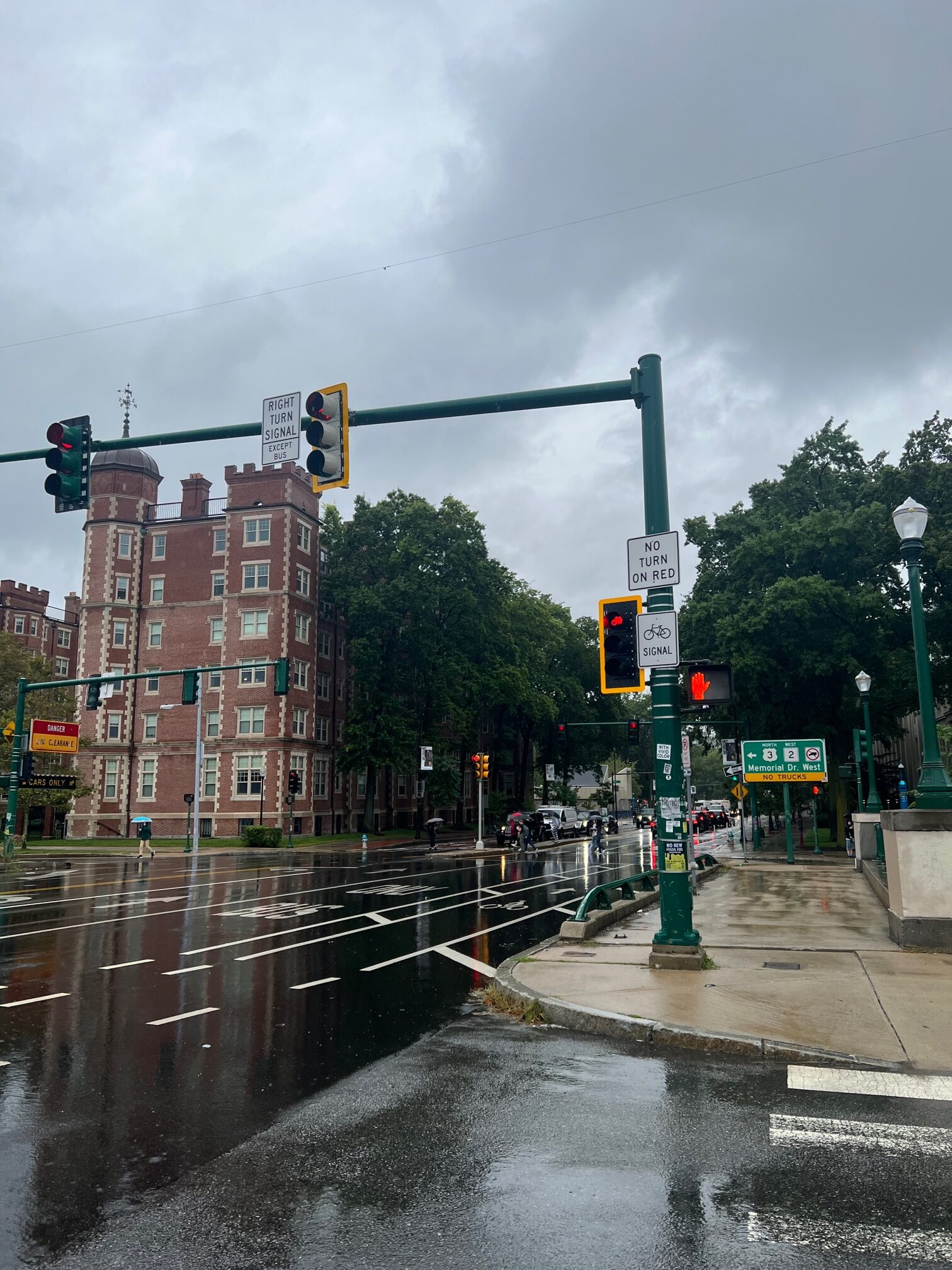traffic intersection of mass ave and memorial drive