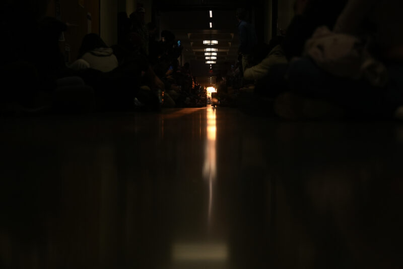 Photo of the infinite hallway before the MITHenge starts