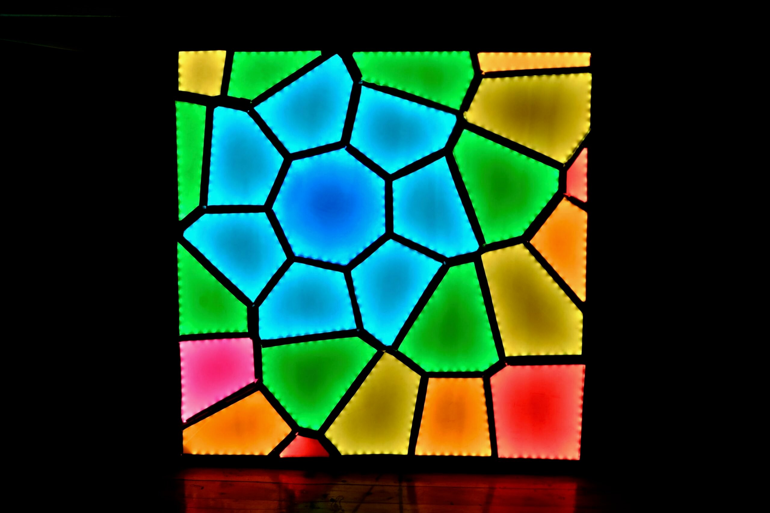 The finished product, a square Voronoi tiling glowing in the dark