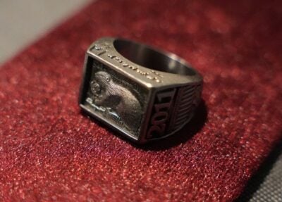 Ring showing a beaver and 2011