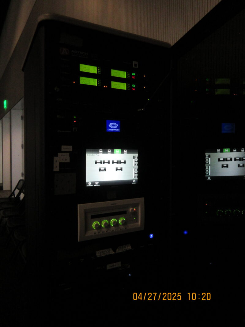 a picture of an audiovisual box