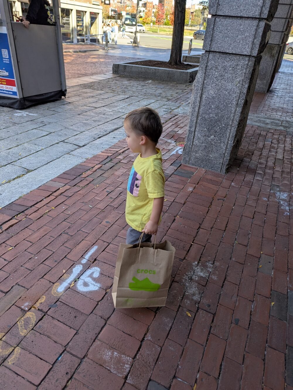 Toddler carrying bag