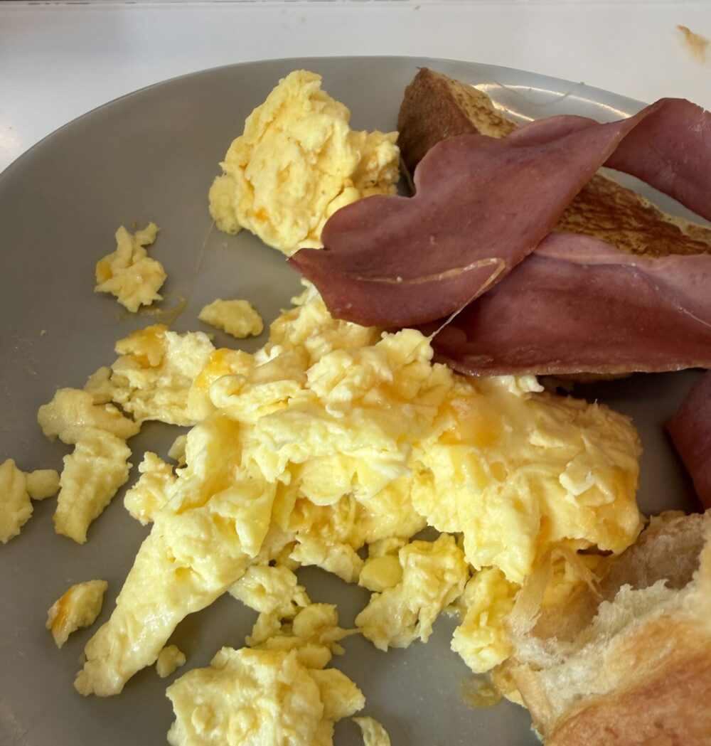 fluffy scrambled eggs